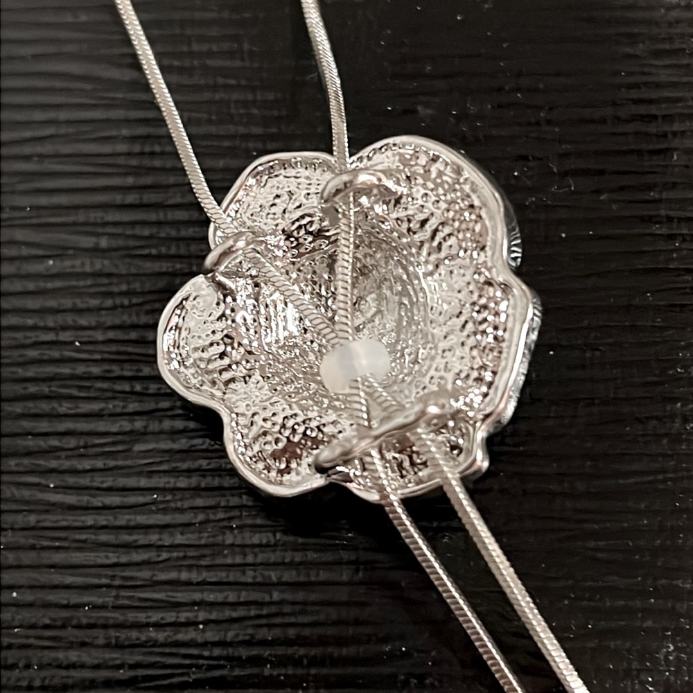 NWOT fashion rose long necklace - Picture 4 of 6